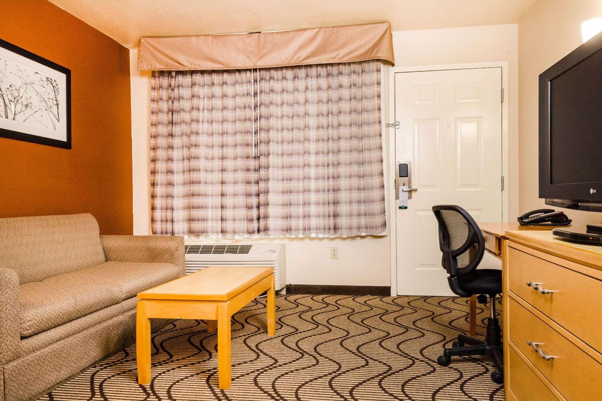 Quality & Hotel Lathrop