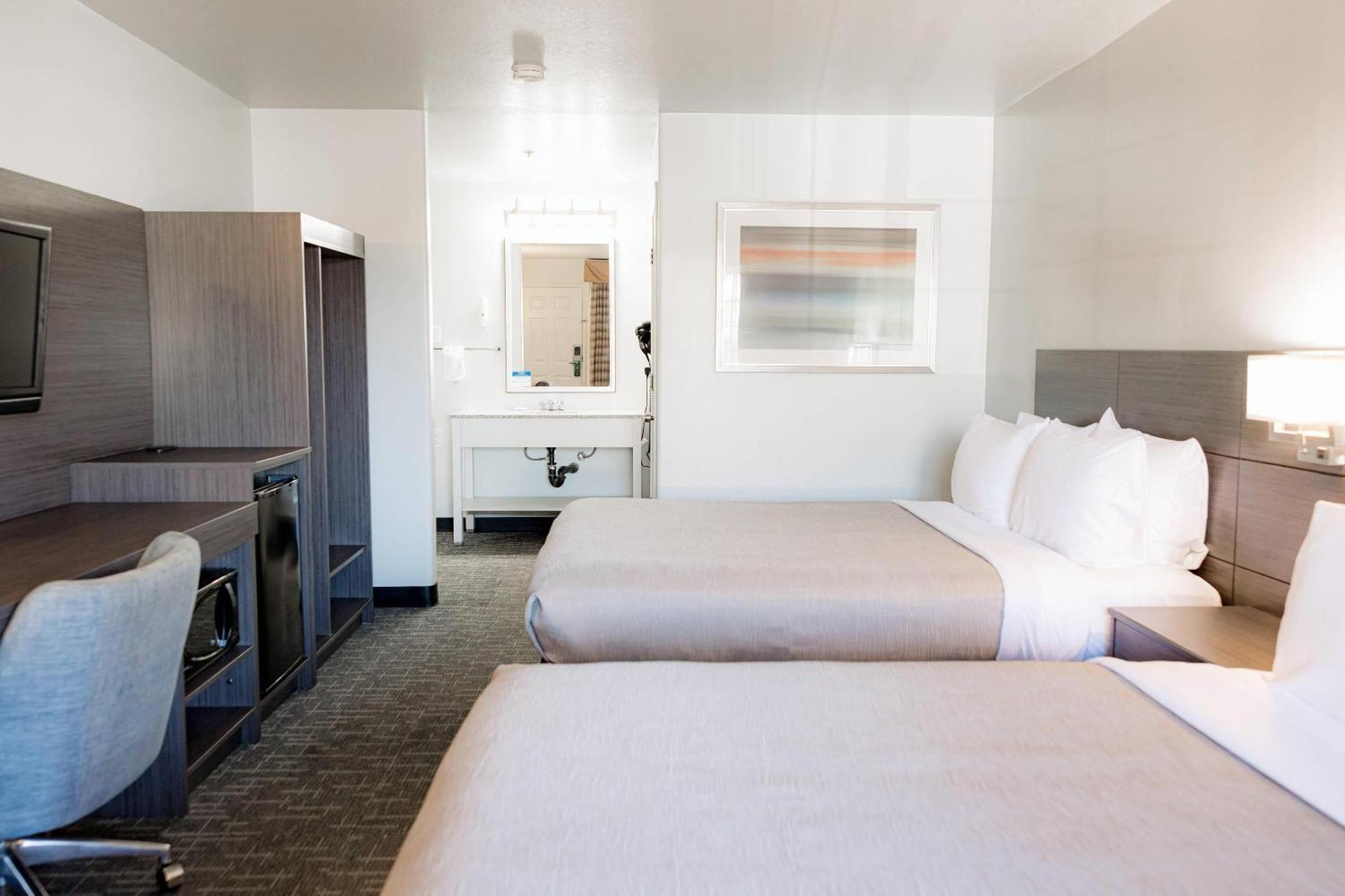 Quality & Hotel Lathrop