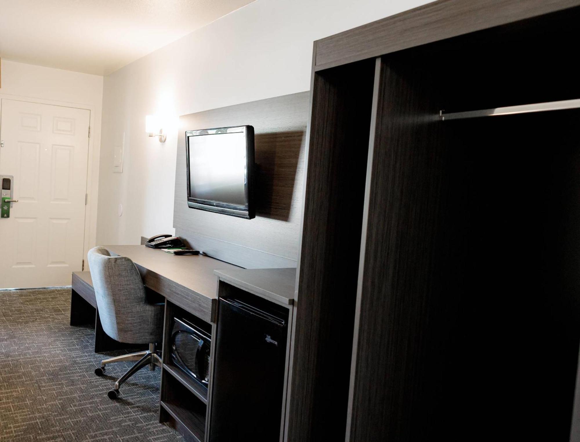 Hotel Quality & Lathrop