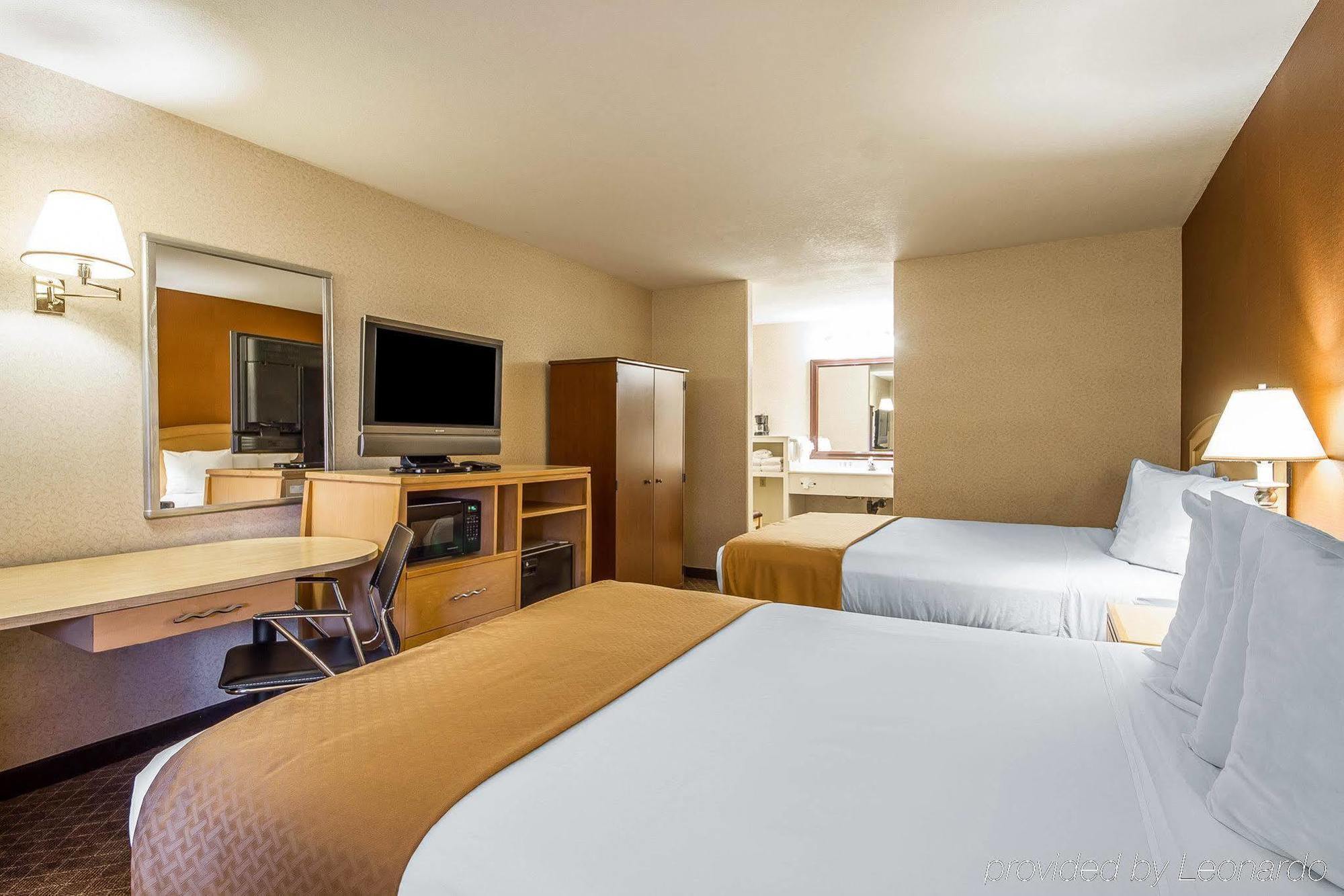 Quality & Hotel Lathrop